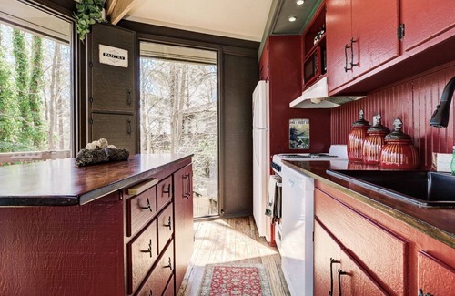 Big Canoe Cabin | Treehouse of Life - Access Community Extras like Pools, Golf, Lakes, Waterfalls & Trails