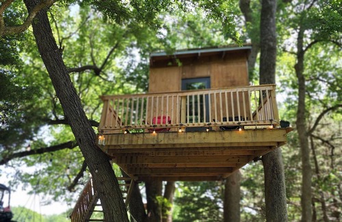 Sherman Cabin | Treehouse on the Creek in Sherman TX. W/Heat & A/C. A Country getaway !