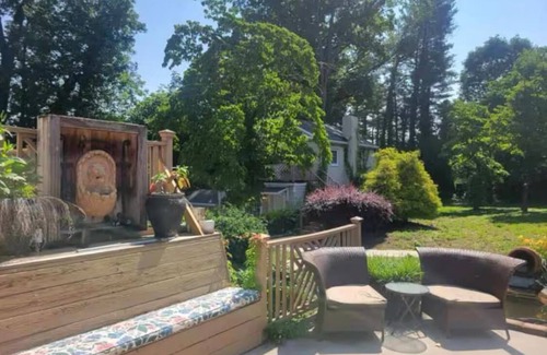 Greensboro Hotel | Treehouse on the Lake