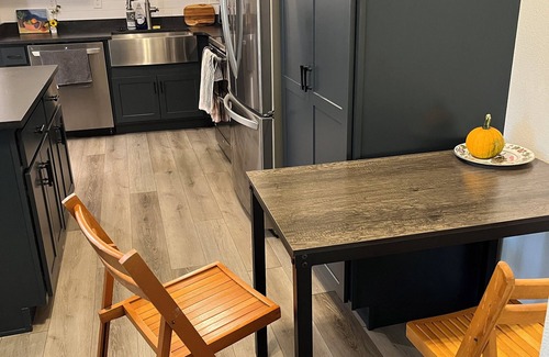 Gunbarrel Condo | Treehouse Retreat 2bed2bath: Your shortterm housing solution!