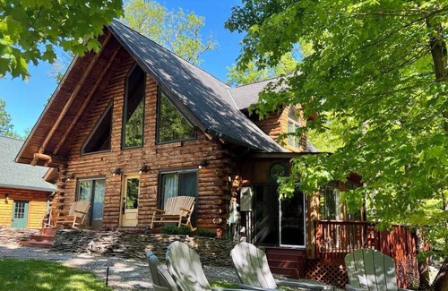 Medina Cabin | Treehouse Retreat on the River