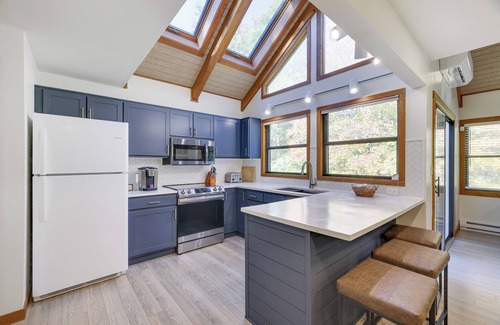 Jim Thorpe Cabin | Treeloft Retreat – 3Bed 4Bath near Jim Thorpe, Ski Resorts, Tank Hollow & More!