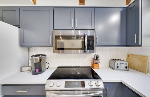 Jim Thorpe Cabin | Treeloft Retreat – 3Bed 4Bath near Jim Thorpe, Ski Resorts, Tank Hollow & More!