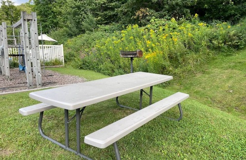 Central Vermont- Killington Condo | TreeTops- AC, Pool, Tennis, Close to Resort/Biking