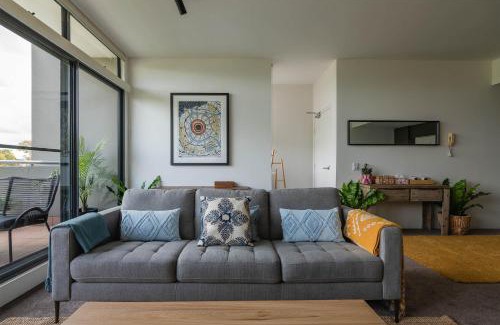 Camperdown Apartment | Treetops Camperdown Inner City Bliss w Parking