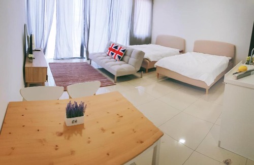 Shah Alam Hotel | Trefoil Setia Alam- Simple No 5- Near Setia City Mall & Convention Centre