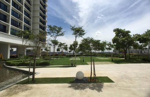 Shah Alam Hotel | Trefoil Setia Alam- Simple No 5- Near Setia City Mall & Convention Centre