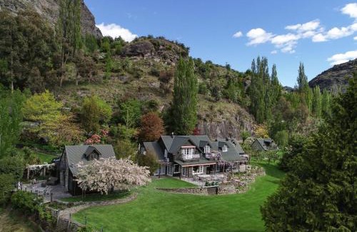 Arthur's Point Bed & Breakfast | Trelawn Riverside Cottages