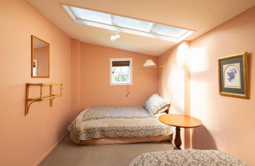 Arthur's Point Bed & Breakfast | Trelawn Riverside Cottages