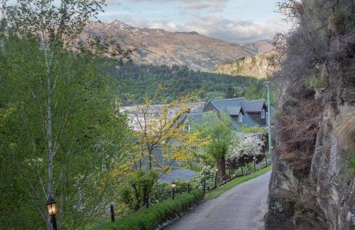 Arthur's Point Bed & Breakfast | Trelawn Riverside Cottages