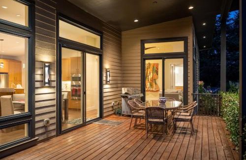 Dundee House | Trellis at Baptista Maresh Vineyard