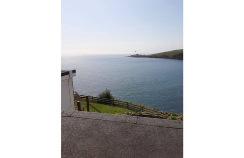 Portmellon Apartment | Treloen Chapel View - Clifftop Apartment in Mevagissey with 'Wow' seaviews