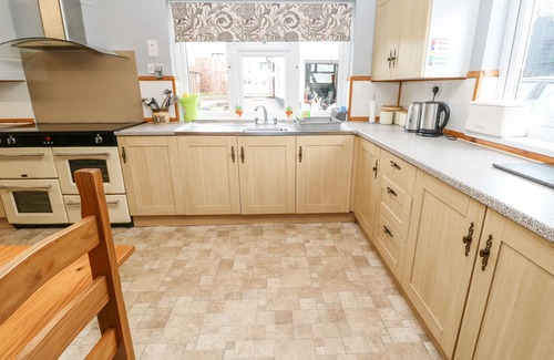 Truro Cottage | TRELYDARTH, pet friendly, character holiday cottage in Penhallow