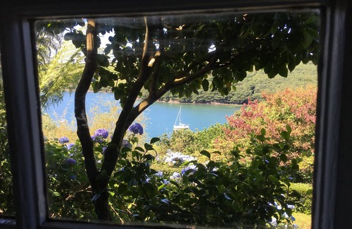 Helford Apartment | Tremerlin. Unique and Magnificently Situated 8 acre Waterside Artists' Retreat