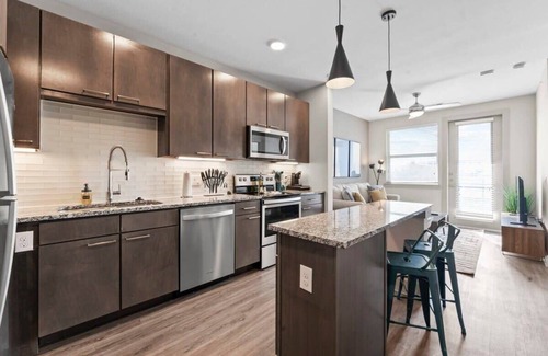 Montopolis Apartment | Trendy 1BR king suite close to DT w/fast WiFi