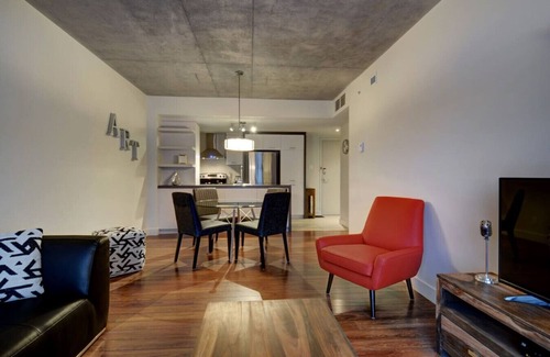 Cite-Universitaire Apartment | Trendy 2BR Apt with Pool, Near Place Sainte-Foy