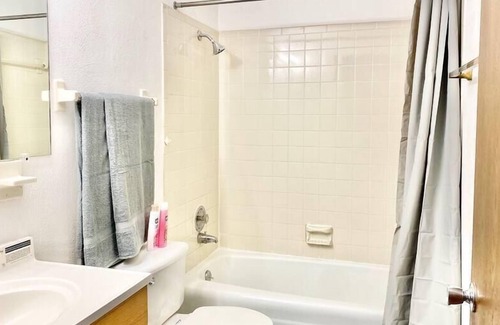 Fairborn House | Trendy 2BR Townhouse | Steps from WPAFB and WSU