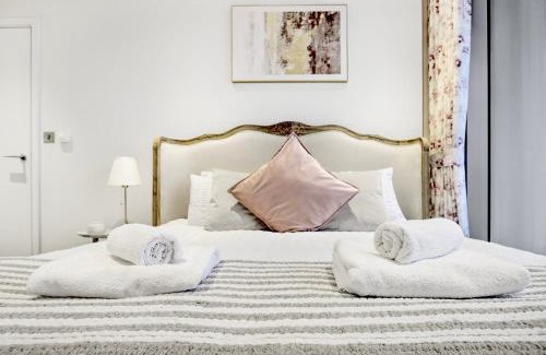 Peninsula Apartment | Trendy 3-Bed, 2-Bath - O2 London Escape - Your Ideal Stay