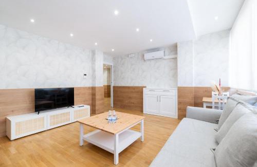 Camino de Ronda Apartment | Trendy and Bright Apartment 2