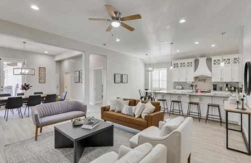 Rowlett House | Trendy and Modern home w a Private Pool