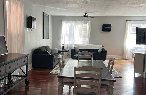 Ohio City House | Trendy Loft in Ohio City