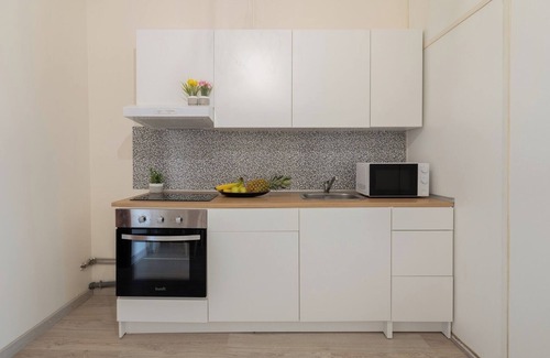 Uniao de Freguesias do Centro Apartment | Trendy Sunny Flat w/Balcony | Clérigos