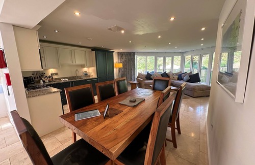 St Austell Cottage | Trewhiddle Villa 16 - a trewhiddle that sleeps 7 guests in 4 bedrooms
