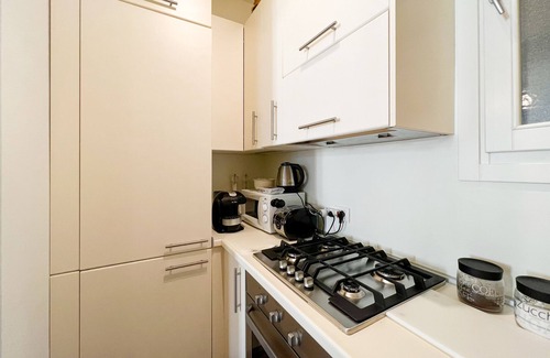 Citta Nuova-Barriera Nuova-San Vito-Citta Vecchia Apartment | Trieste Luca's Home - Luxury Apartment next to the Hotel Savoia