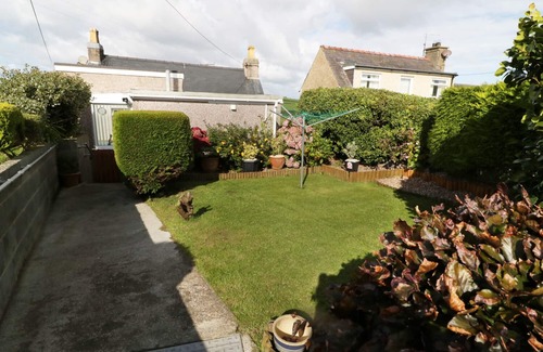 Abersoch Cottage | TRIGFA COTTAGE, pet friendly, with open fire in Abersoch