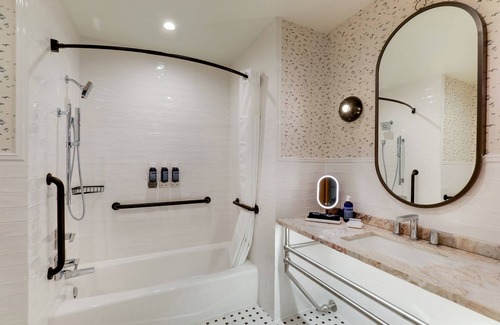 Montgomery Hotel | Trilogy Hotel Montgomery, Autograph Collection