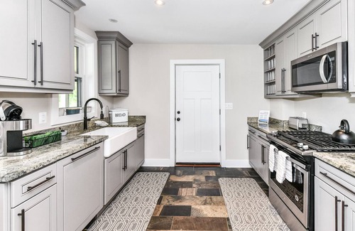 Paeonian Springs Other | Trinity Farm Estate: Magnolia 1775 Historical Farmhouse