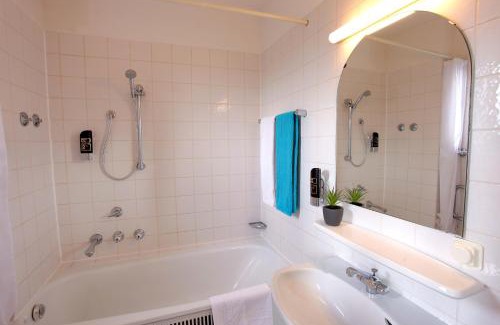 Mitte Hotel | Trip Inn Klee am Park Wiesbaden