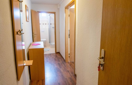 Prohn Apartment | Triple room (17) - Pension Zur Kurve