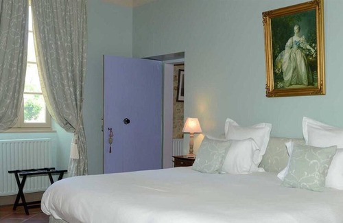 Saint Palais House | Triple room-Ensuite with Bath-Garden view