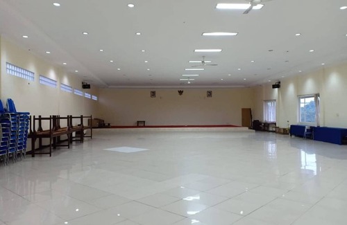 Sidomulyo House | Triple Room with AC at Mutiara Batu