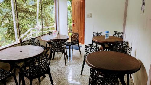 Sitapur Hotel | Triyugi Heights cottage sitapur