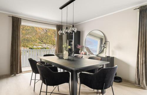 Odda Apartment | Trolltunga Fjord View
