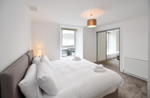 Troon Apartment | Troon Portland Apt B