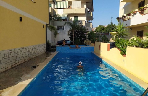 Santa Domenica Apartment | Tropea enchanting two-room apartment with POOL a few steps from the SEA