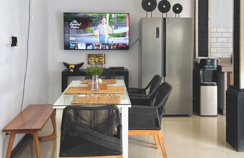 Umalas Villa | Tropical 2BR Villa with Pool in Canggu