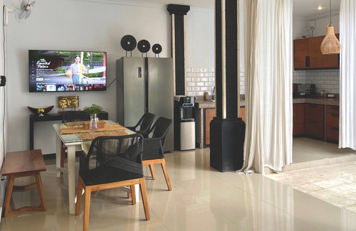 Umalas Villa | Tropical 2BR Villa with Pool in Canggu