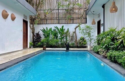 Umalas Villa | Tropical 2BR Villa with Pool in Canggu