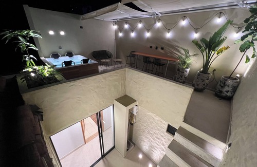 Lalinde House | Tropical 4BR Home A/C - El Poblado - Terrace & Jacuzzi