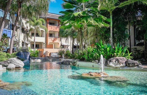 Westcourt Apartment | Tropical Bliss - Cairns, 9 Pools, BBQ & Gym