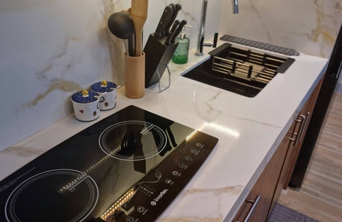 Basak Apartment | Tropical Comfort in Cebu Pool Furnished Cebu view 20min from Airport