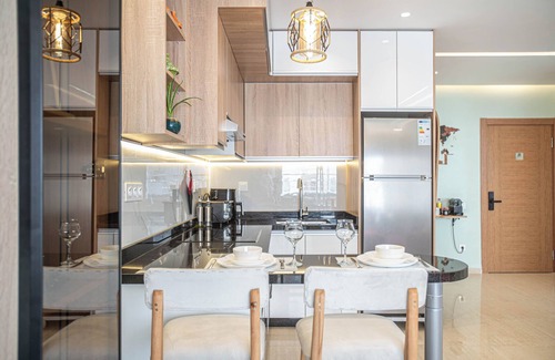 Cite Al Mohammadi Apartment | Tropical haven with pool view+ netflix+ wifi 100 Mbits