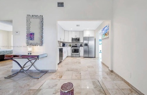 Fort Lauderdale House | Tropical Oasis w/Lush Pool in beautiful Fort Lauderdale