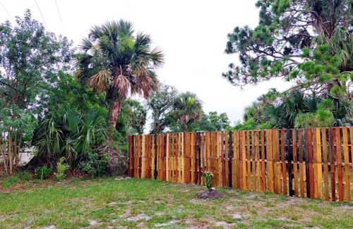 Tropic House | Tropical Suite with Garden near Beaches & Nature in Melbourne