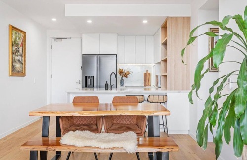 Palm Beach Apartment | 'Tropical Tides' Resort-style Chic at Palm Beach