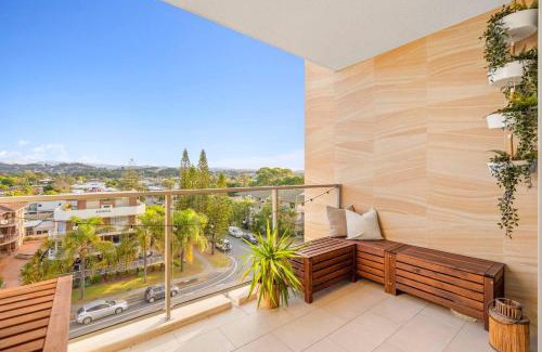 Palm Beach Apartment | 'Tropical Tides' Resort-style Chic at Palm Beach
